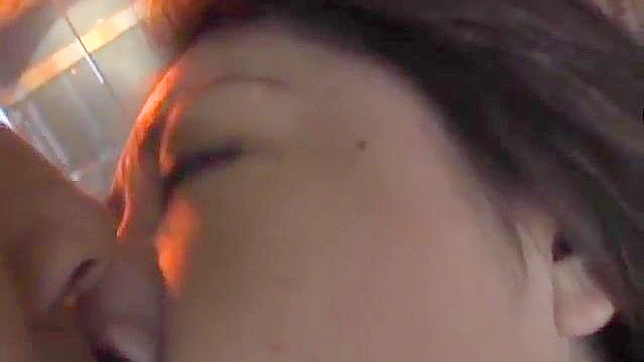 日本AV女神紧致阴道被肌肉男粗暴征服