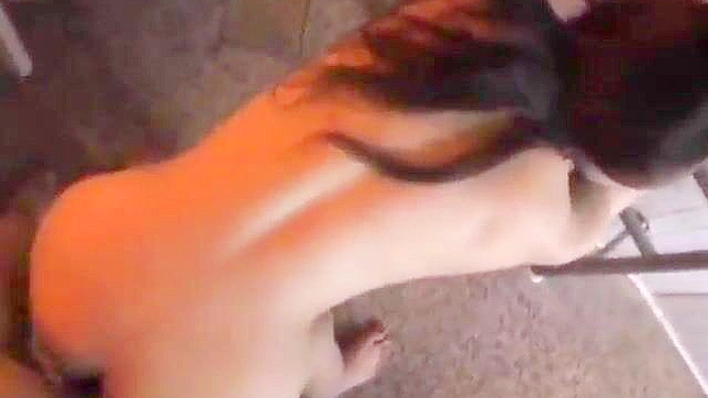 日本AV女神紧致阴道被肌肉男粗暴征服