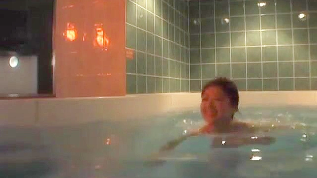 日本AV女神紧致阴道被肌肉男粗暴征服