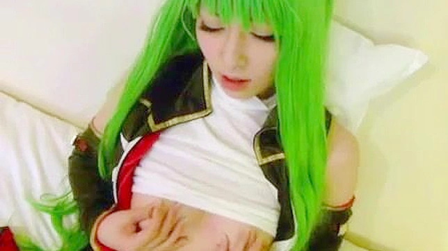 巨大白屌操着穿制服的妹子在猥亵成人片场景！