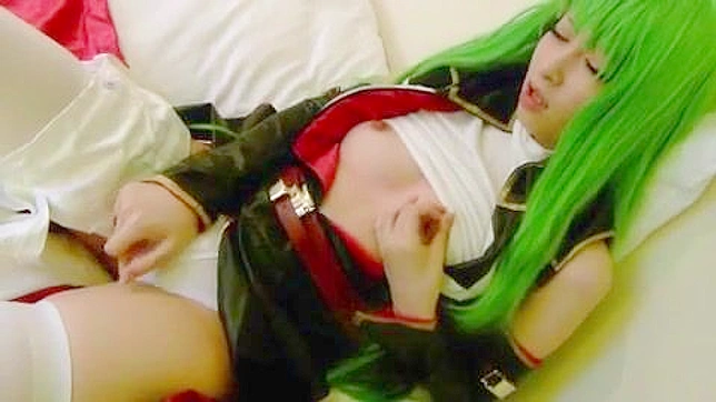 巨大白屌操着穿制服的妹子在猥亵成人片场景！