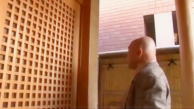 日本少女享受巨大阳具带来的强烈口交快感