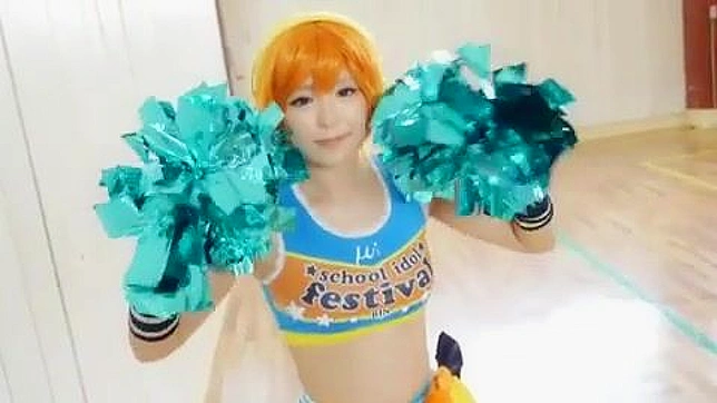 狂野可爱装扮！性感模特在火热三人激情场景中放纵