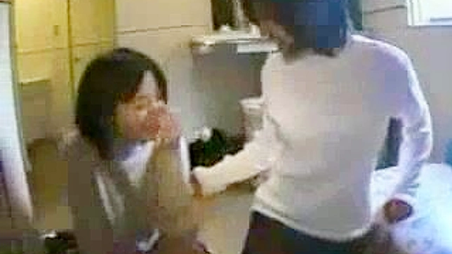 日本女孩在XXX惊悚片中奉上震撼口交体验