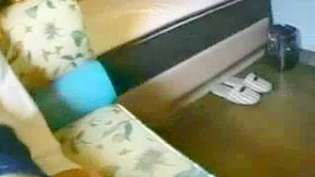 日本女孩在XXX惊悚片中奉上震撼口交体验