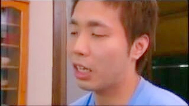 自信满满：与魅惑色情明星的亲密邂逅