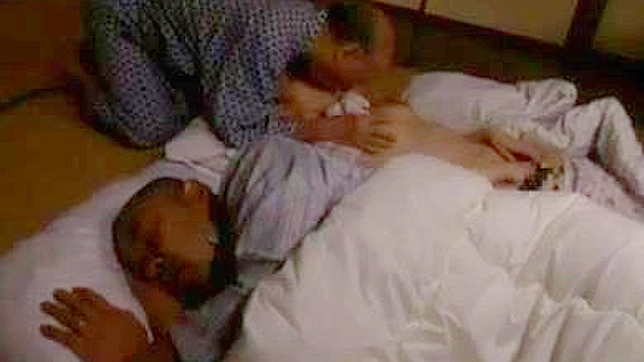 调皮的老日本男人与年轻美女疯狂交欢 - 成人视频