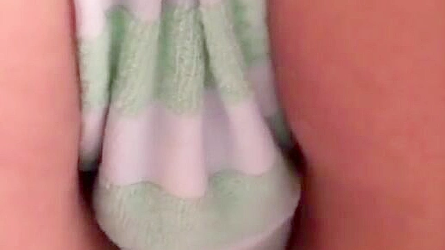 长发日本cosplay女孩在狂野性爱中被征服