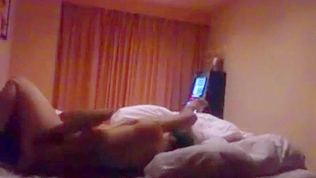 爆炸式XXX视频：让我舔你以达到极致快感