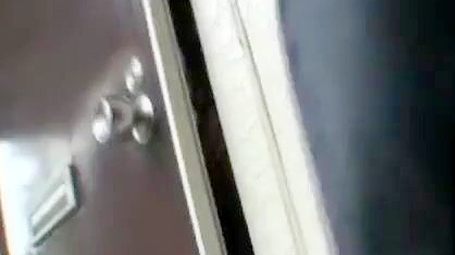 无尽欲望！长发cos女孩用震动机深喉和疯狂操弄如专业般！