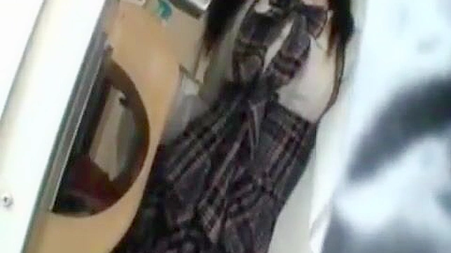 无尽欲望！长发cos女孩用震动机深喉和疯狂操弄如专业般！