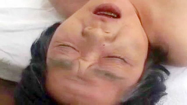 看热情的奶奶在激烈的乐趣行动中！