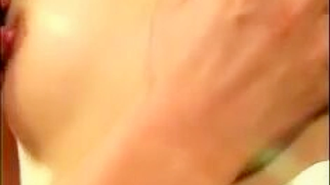 毛茸茸的日本女仆用性感动作服侍！