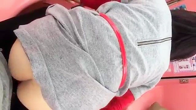 日式视角：与可爱身体动作的书呆子乐趣