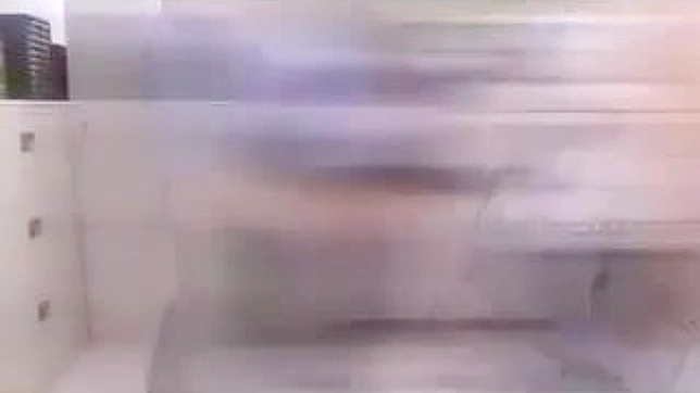 调皮的日本美女在露骨行为中极度享受快感