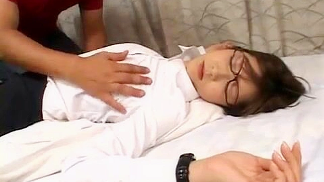 日本秘书在不眠情欲狂欢中被猛烈征服