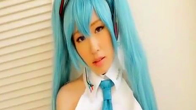 性感日本cosplayer与多汁玩具在XXX场景中闪耀