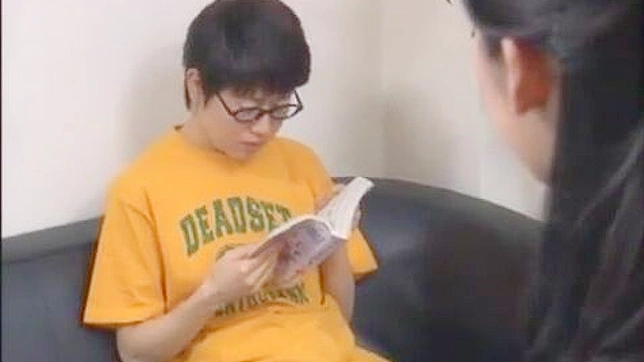 观看热情妈妈教导儿子们享乐的艺术技巧