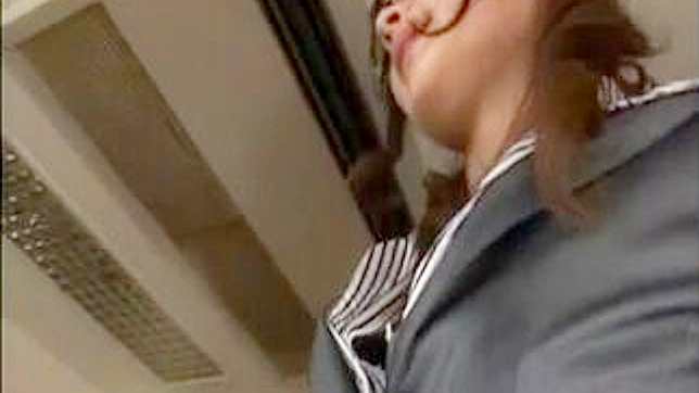 日本少女震撼 strapon 性爱狂欢：无删减无束缚