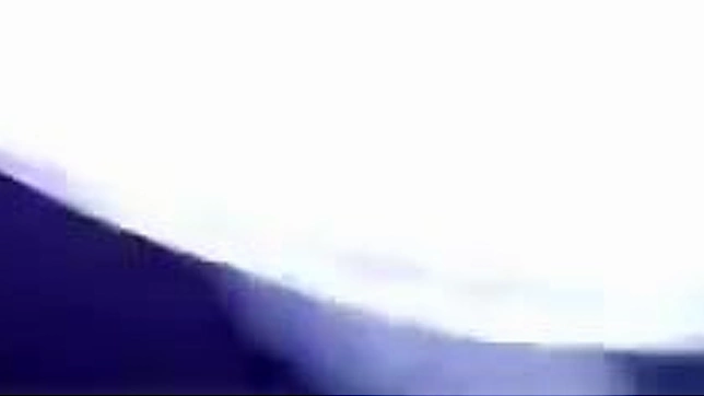 日本美女先大口吮吸巨大阳具再狂野做爱XXX