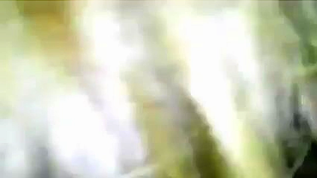 日本美女先大口吮吸巨大阳具再狂野做爱XXX