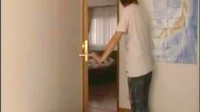 日本乱伦：禁忌家庭激情与禁欲快感的交织