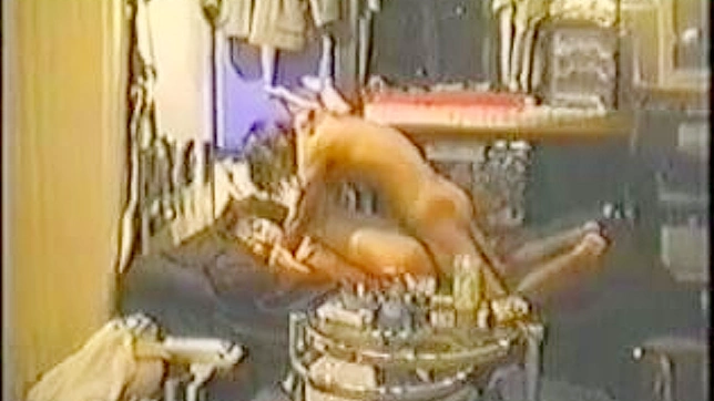 日本业余情侣在激烈性爱中疯狂  尖叫高潮快感！