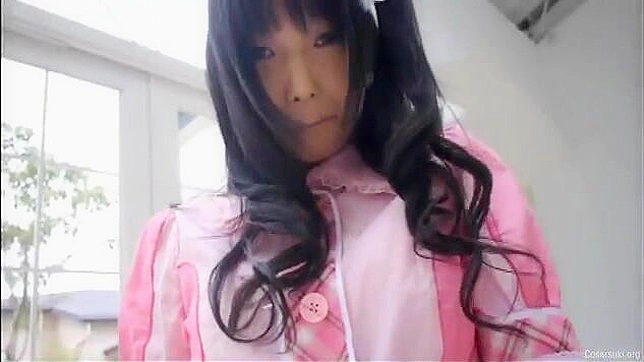 熔岩般的日本美女在爆炸性角色扮演中疯狂迷恋