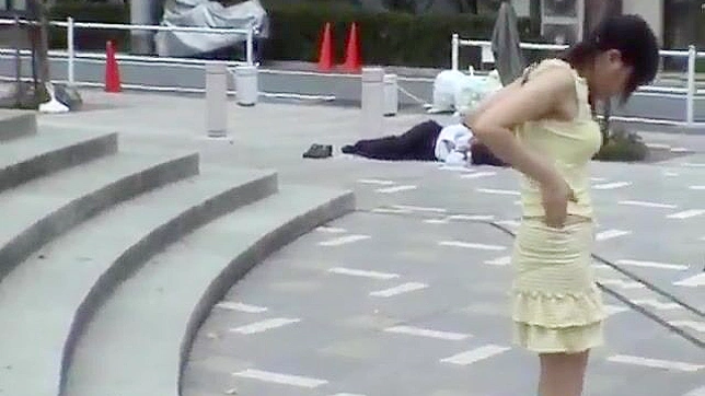 超级火热日本少女在公众场合的特殊癖好暴露