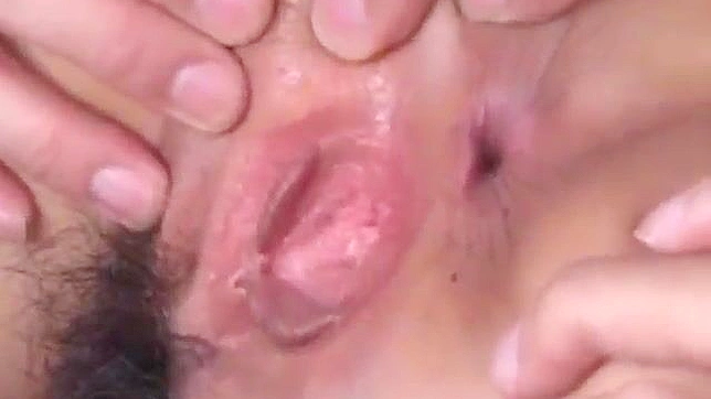 日本少女超湿小穴在成人界掀起波澜