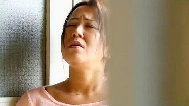 令人窒息的日本熟女在户外尽情享受无拘束快感