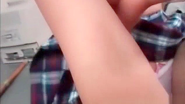 日本教师疯狂滥用色情视频释放！