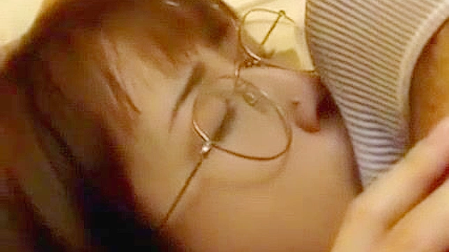 日本女教师奈奥被一群男人双穴插入体验