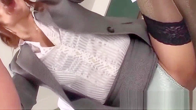 日本老师与学生口交及射精互动独家成人视频！