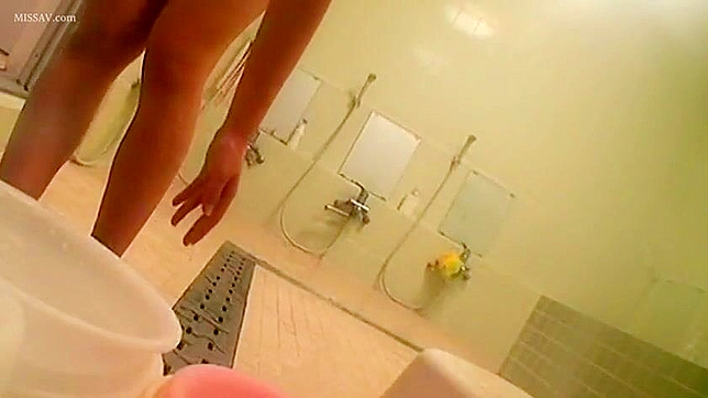 惊爆间谍行动！日本美女在蒸汽公共浴室全裸曝光！