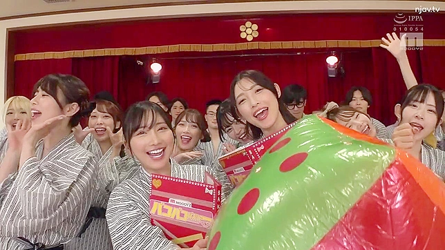 日本学生考试成功后狂欢群交！