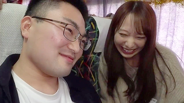 这些饥渴的日本熟女们热爱做爱和被口交！