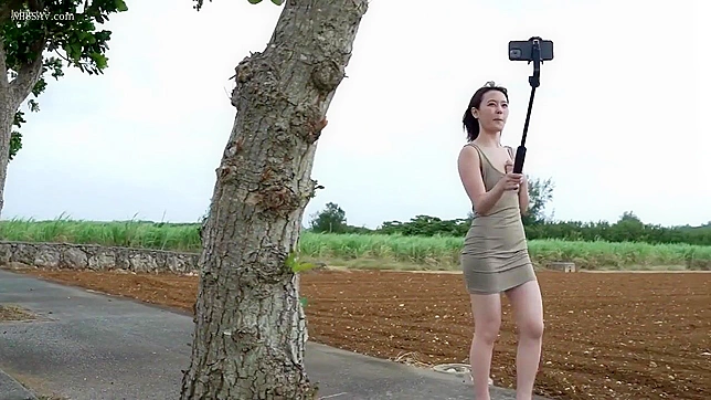 天啊！这个日本美女的裸体海滩身材真是惊人！