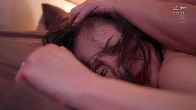 日本妈妈趁爸爸不在被儿子疯狂操逼，爽翻天！