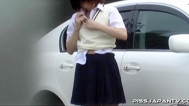 日系校花户外自慰与小便 — 极致日本街头色情体验