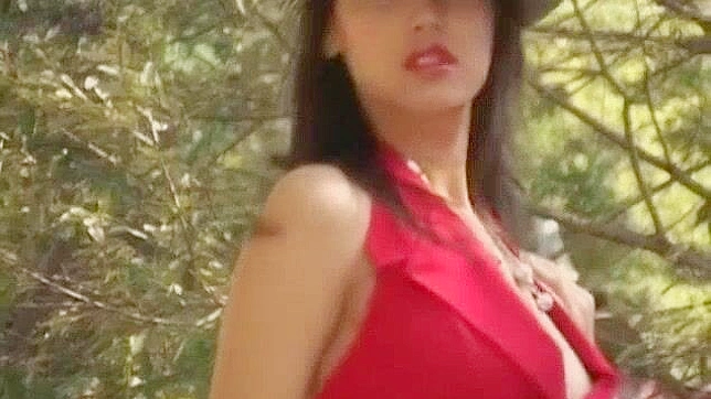 日本软色情女星マリア・オザワ的最热户外场景