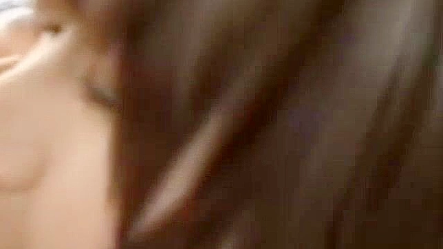 AV色情 ~ 高个亚洲女郎在第五部中街头做爱