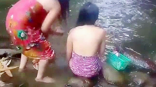 梦中日本美女户外浴缸嬉戏放纵