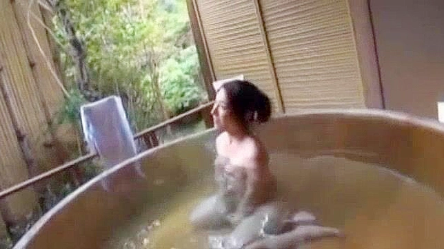 日本AV女星松本真理奈最热户外第一视角视频