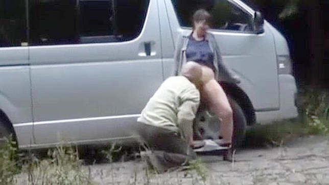 迷人的日本熟女浓毛阴户被猛烈撞击激情做爱