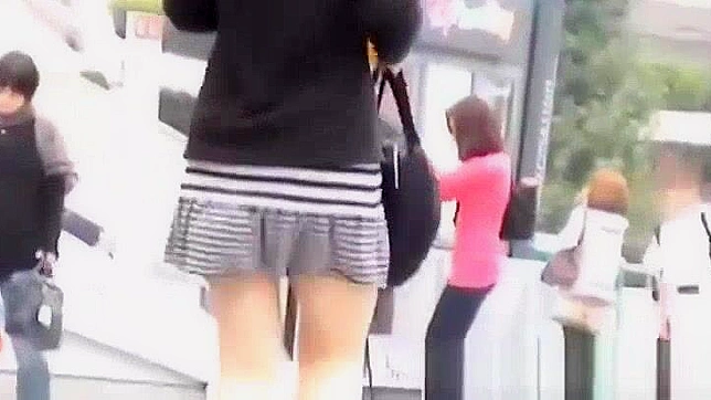 日本AV女星户外偷拍裙底秘密镜头，必看！