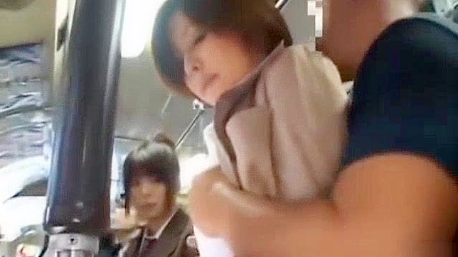 在公众场合，日本绳索捆绑亚洲美女的性爱场景第6部分