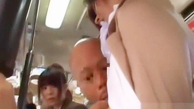 在公众场合，日本绳索捆绑亚洲美女的性爱场景第6部分