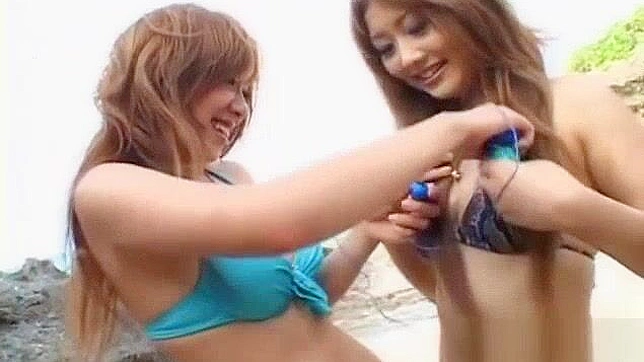 JAV XXX - 石穂和她性感的日本朋友在海滩上玩玩具的乐趣