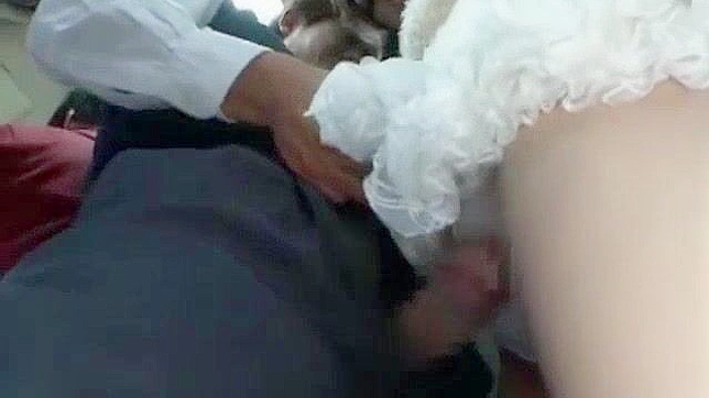 日式视频~疯狂的日本妹子水梨琉璃、樱井桃香和平山薰户外激战